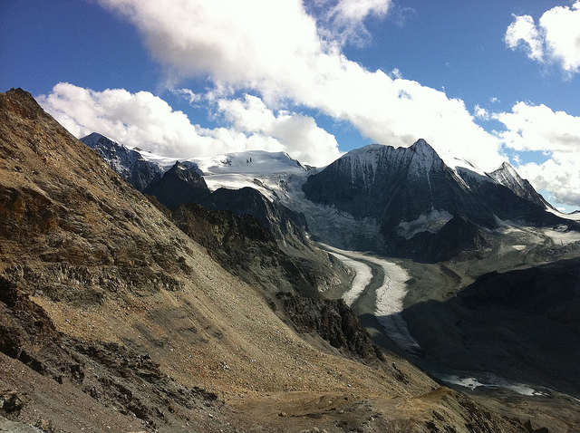 Vue sur le Mont-Blanc de Cheillon et le Pigne d'Arolla